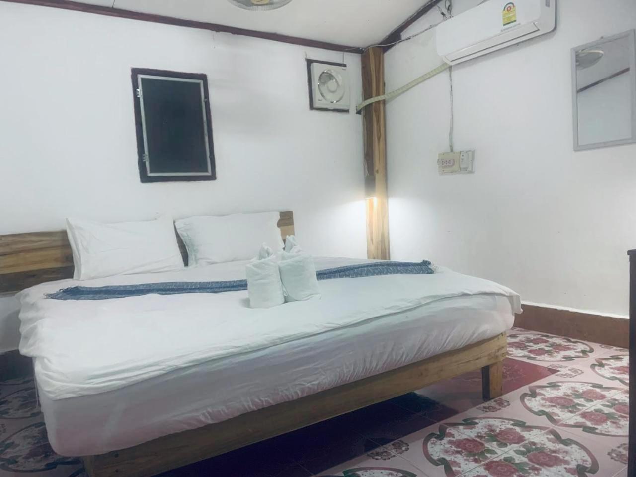 Appartamento Amelie House Luang Prabang Esterno foto